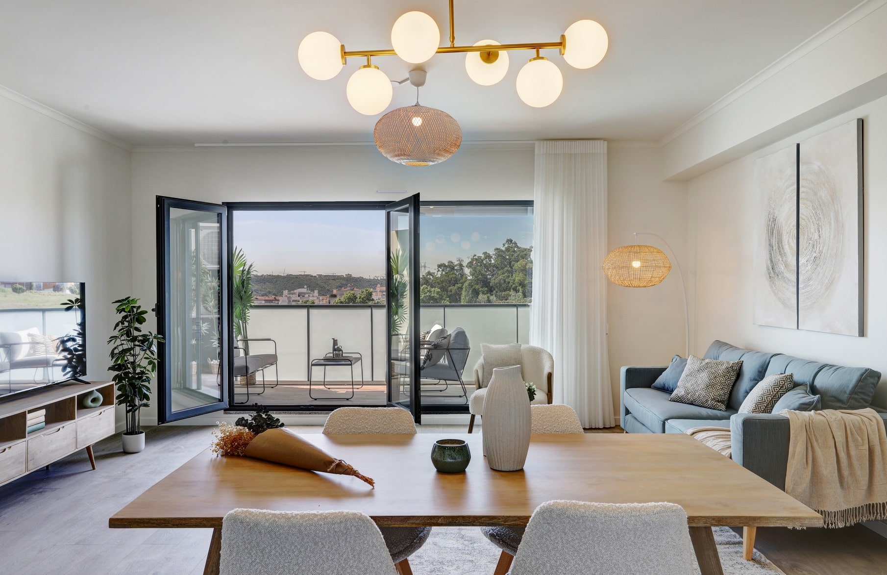 Apartamento de 3 dormitorios con terraza en As Villas
